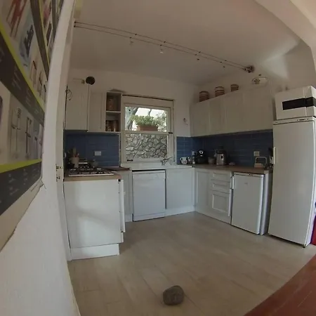 펜션 Charming House In With Fireplace And Sunny Terrace