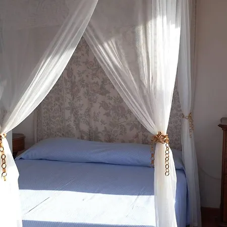 Charming House In With Fireplace And Sunny Terrace Casa vacanze *