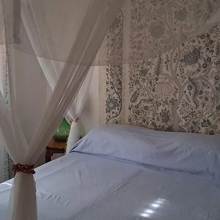 Casa vacanze Charming House In With Fireplace And Sunny Terrace *
