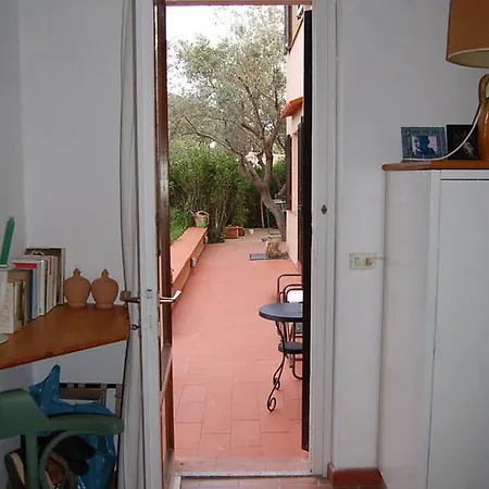 Charming House In With Fireplace And Sunny Terrace 펜션 카보