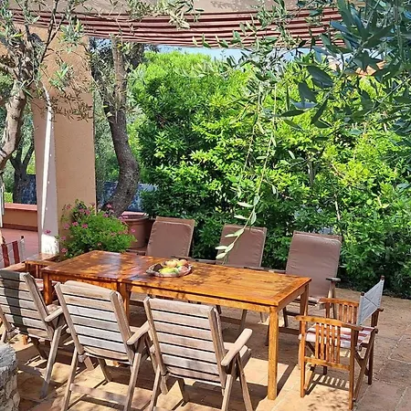 Charming House In With Fireplace And Sunny Terrace Casa vacanze *